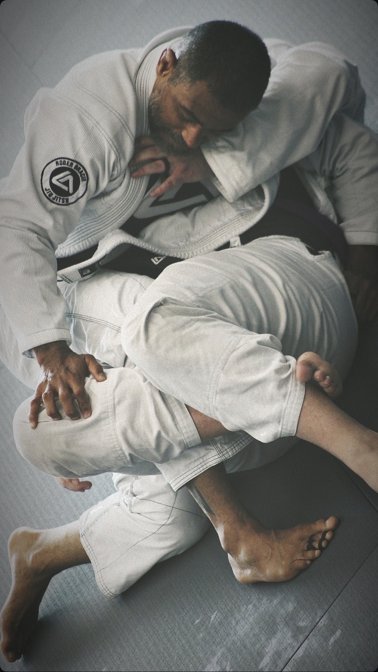 Professor Alex Faria controlling from the top in the gi