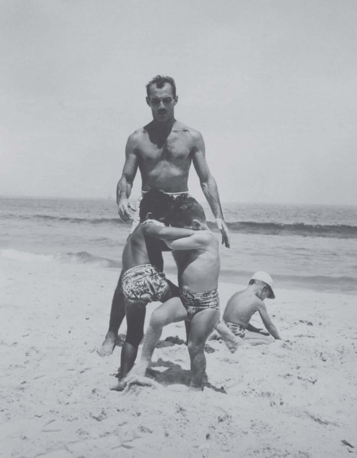 Helio Gracie’s sons training on the beach