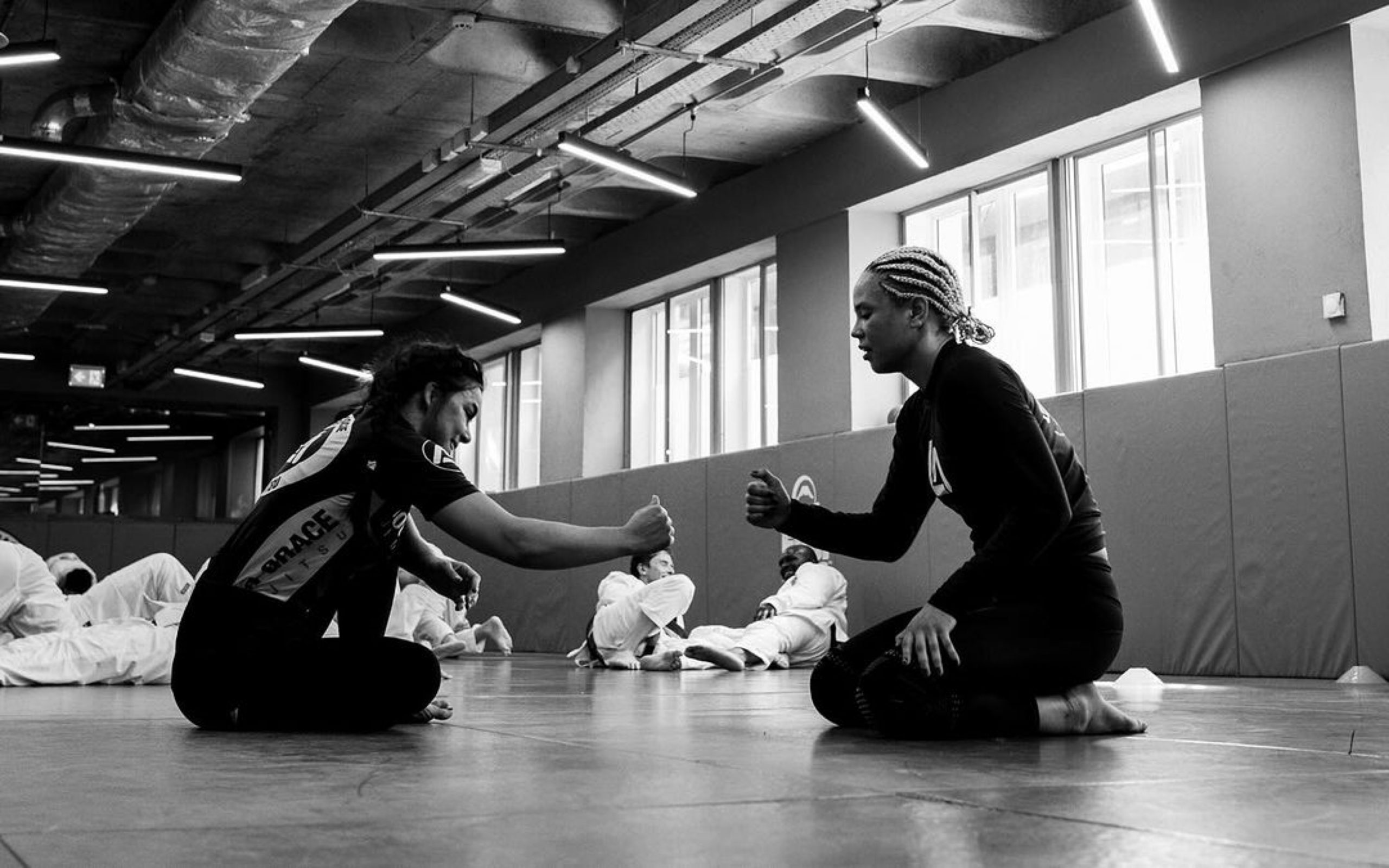 Women training Brazilian Jiu Jitsu